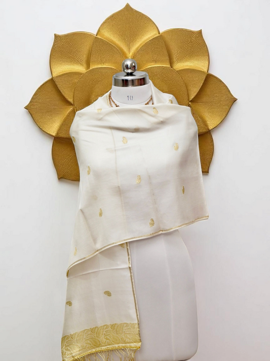Irā – pure mulberry Katan silk stole from Varanasi, minimal and rooted in grace