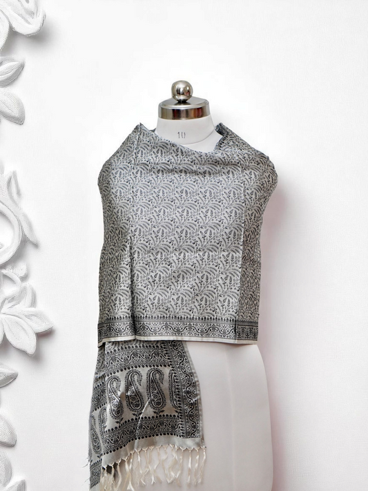 Shwetārk – pure Jamawar silk stole from Varanasi with radiant woven detailing

